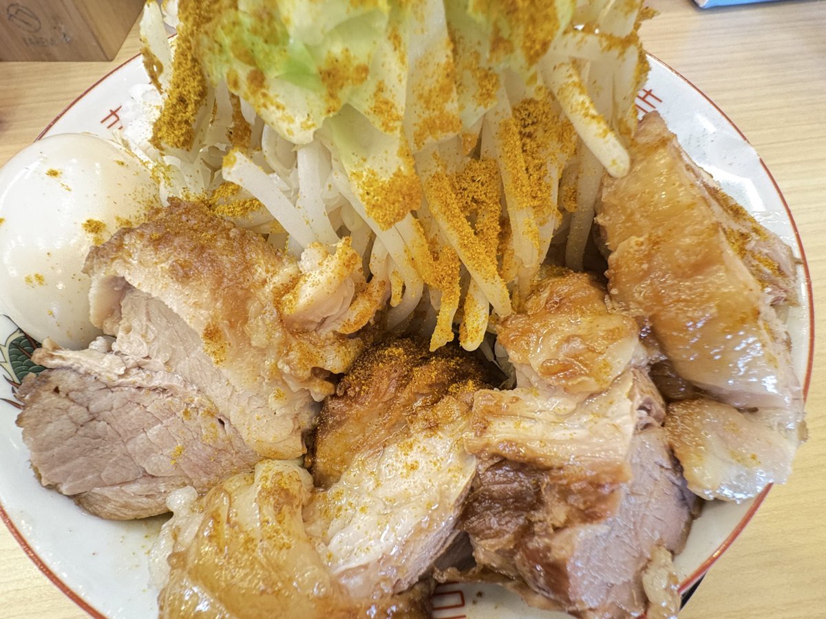 yurin2mfc2828's tweet image. 🐰さぁ、大量のアリシン🧅🧄で生物兵器と化した私に勝てるかな?今の私ならサーベルタイガーを2秒で沈めることも容易い
👝🐿️2秒よりも早くサーベルタイガーの爪が首元に届くぞ