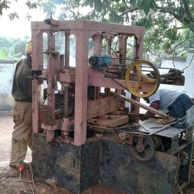 welandfab's tweet image. Semi automatic concrete block machine locally fabricated from scratch by me and my team in 2017