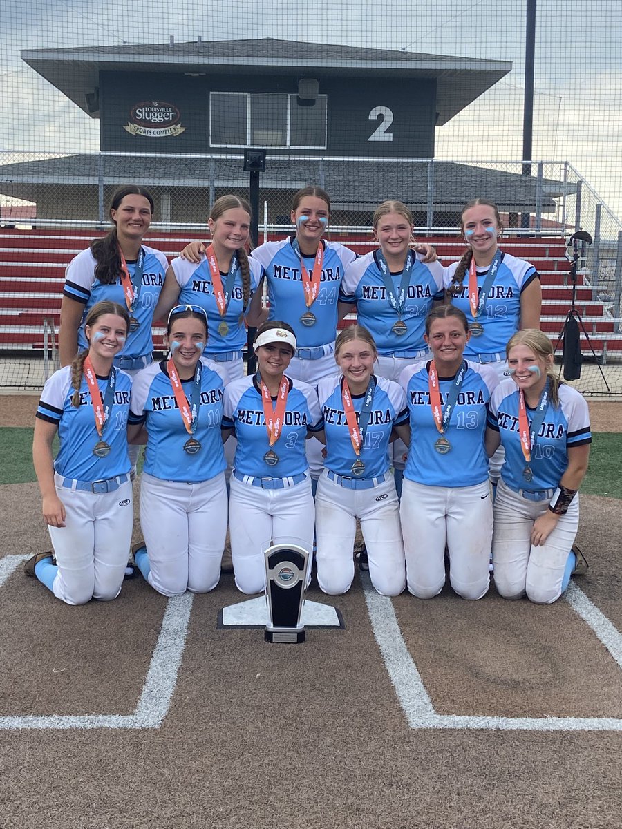 Flames08SB's tweet image. The title defense came up a little bit short, but another great week of softball and another final four appearance at the Great Lakes National Championships for the Flames 08. Great job, ladies!