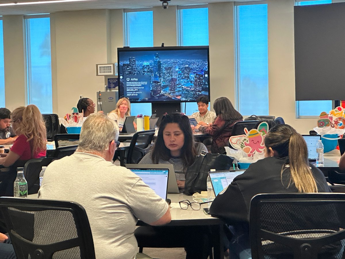 ucdcstem's tweet image. Looking back on SBCUSD’s professional development session from July 21-25, Teachers learned to design and develop interactive programming lessons and activities for integrated Math, CS, and STEAM topics and worked on collaborative projects, implementing project-based learning!
