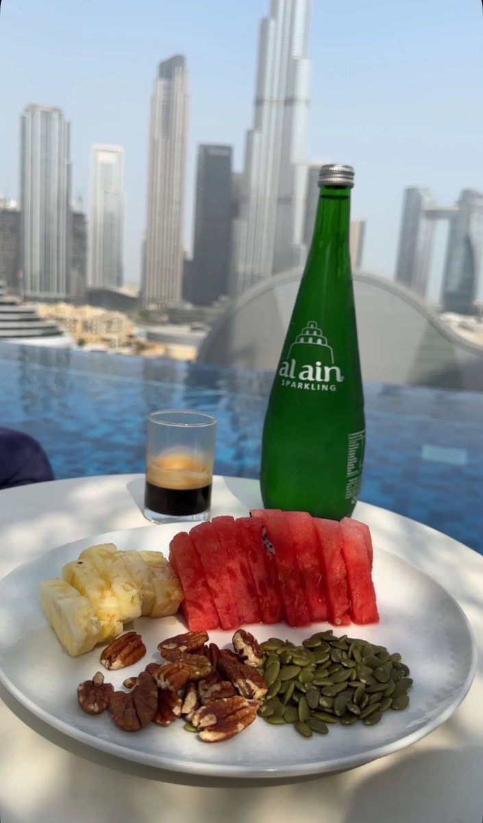HaifAlb122's tweet image. فيه ناس تفطر في جدة وتتغدا في دبي وتتعشا في باريس يعني هذول ايش اسميهم 🤔

#BBNaija 
#خور_عبدالله 
#صقور_لا_تنام 
#جدة 😍💞