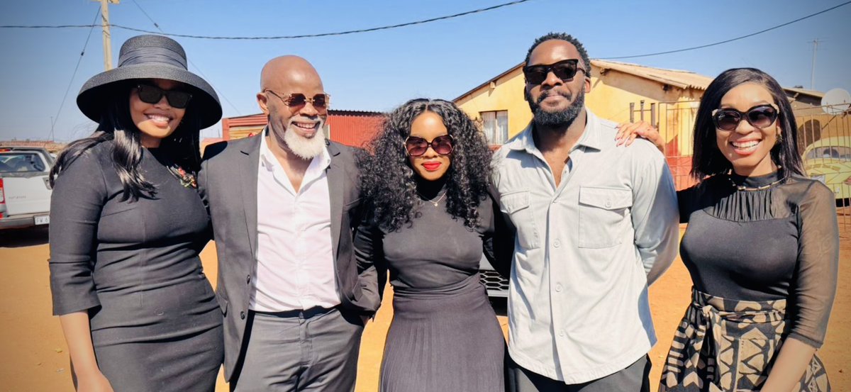 DumDiesel's tweet image. When industry people show up for each other.
…
@pholobank @TerryPheto @Pasi_Koetle @kgchristopher
…
“We celebrate together, we mourn together!”
…