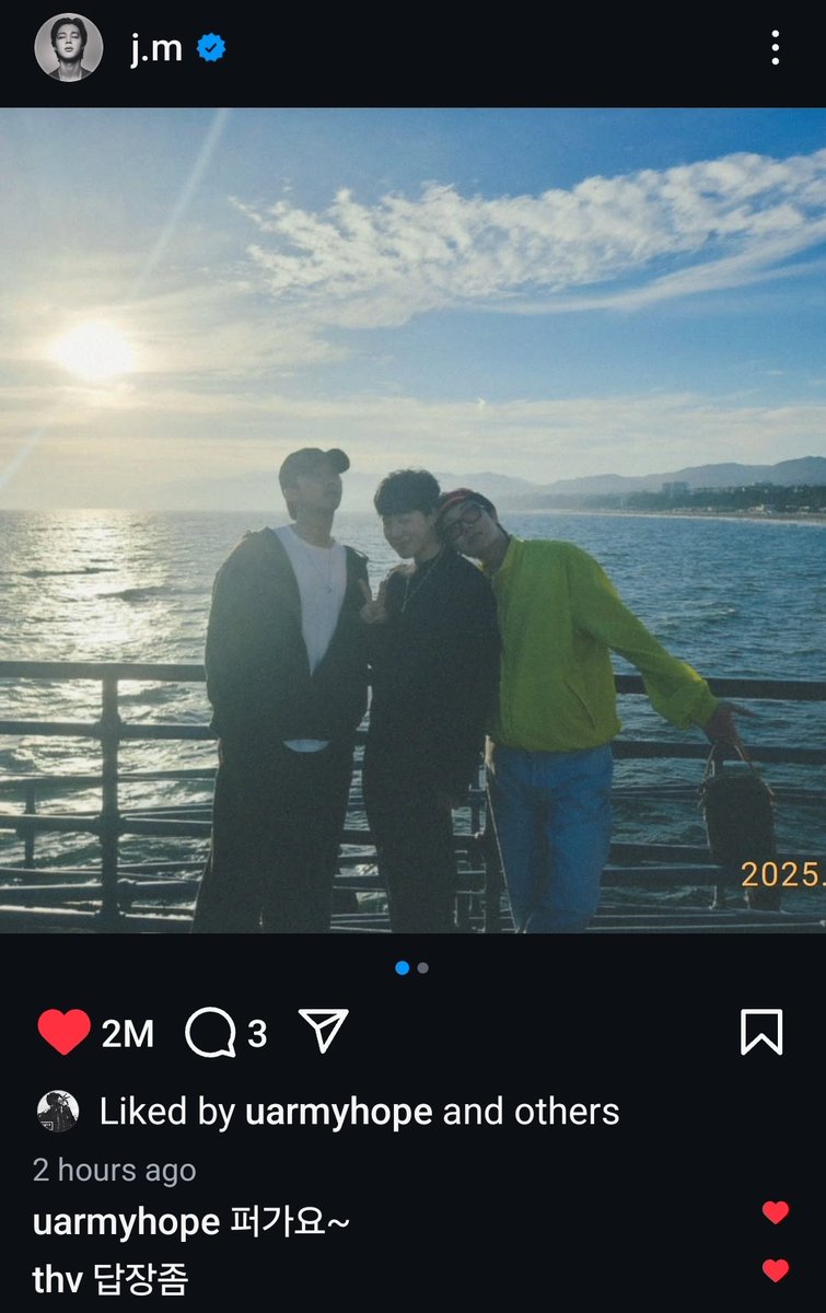 BTStranslation_'s tweet image. BTS INSTAGRAM UPDATE JIMIN +  JIMIN, JHOPE, TAEHYUNG COMMENTS 250727 [2 hours ago]

Hobi: I&apos;m reposting this
JM: do I look too much like an ahjusshi... I screwed up my insta.. oh well idk~~
TH: reply please