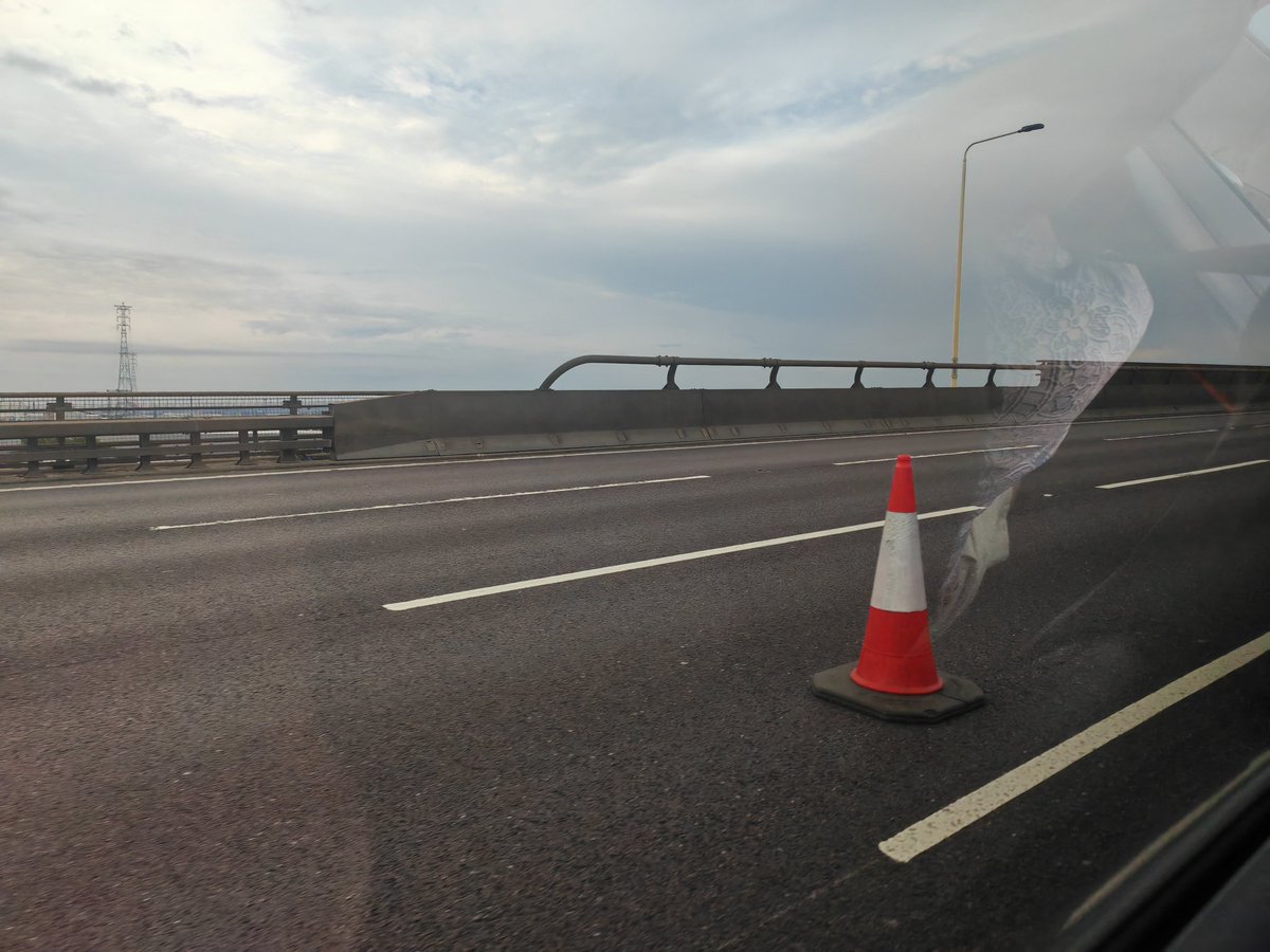Be aware, 3 lanes closed for works for another hour or two causing queues on approach. (Not that a single workman can be seen until after the bridge and they are sitting in vans...)