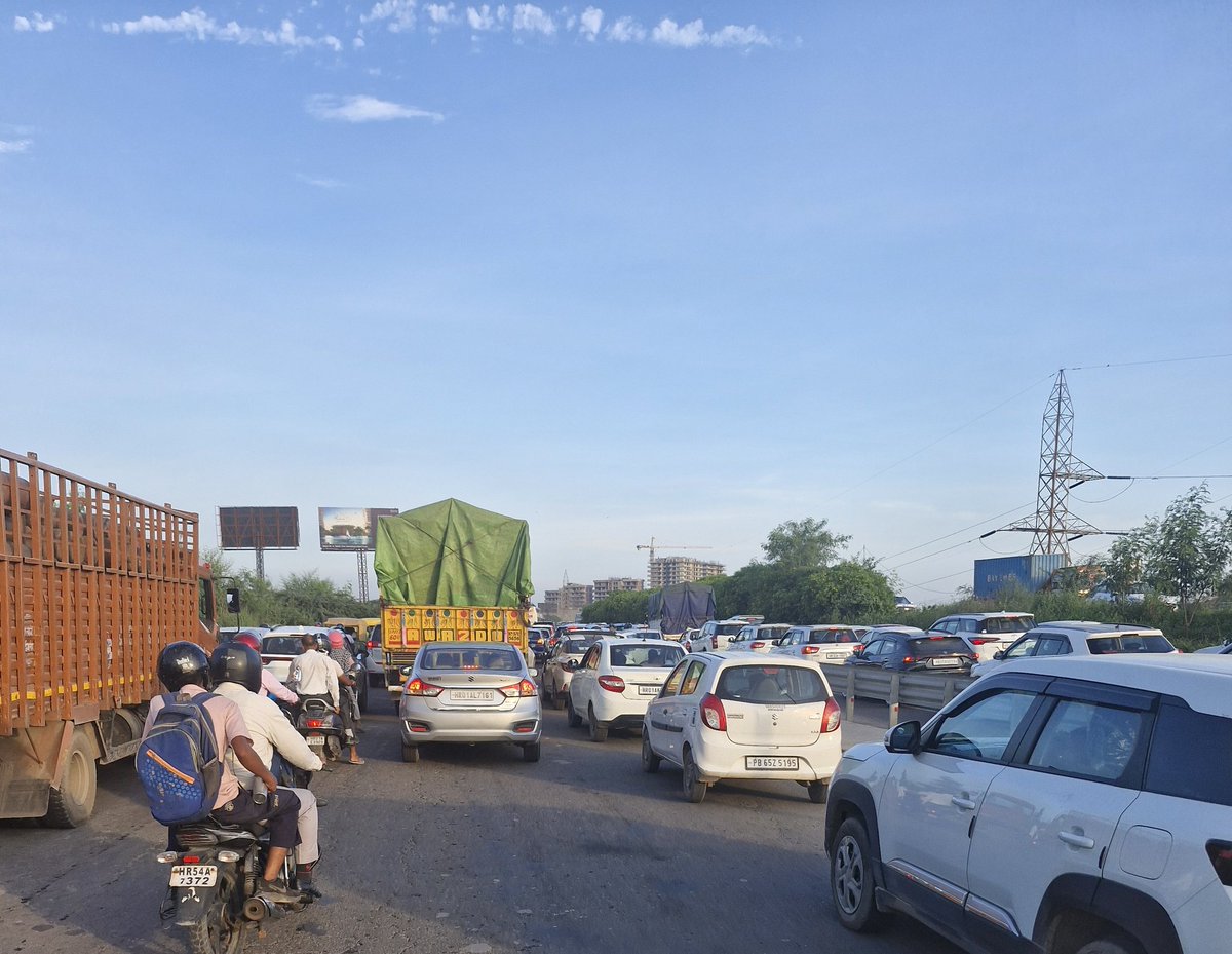 This is what happens everyday on the  NH5 between Zirakpur &amp; Derabassi.
6 lanes merge on to a 2 lane bridge at Bhankarpur. 
Great road, nice flyovers...but one choke point wastes 30-60 mins of a commuter everyday.

Why wasnt the bridge upgraded while the roads on either side were
