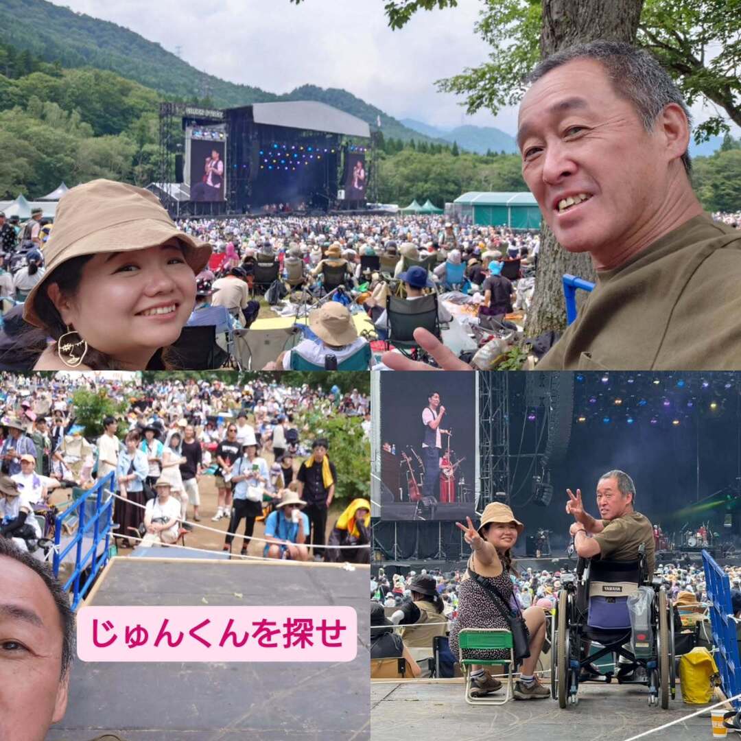 waskaz's tweet image. 森山直太朗が始まって、ジェシーがやってきた。付き添い1人OKな車椅子席。一度入りたかったそうだが、前に行った方がいいんじゃないの?
背後にはじゅんくんが狙ってるし。左下の中に。
