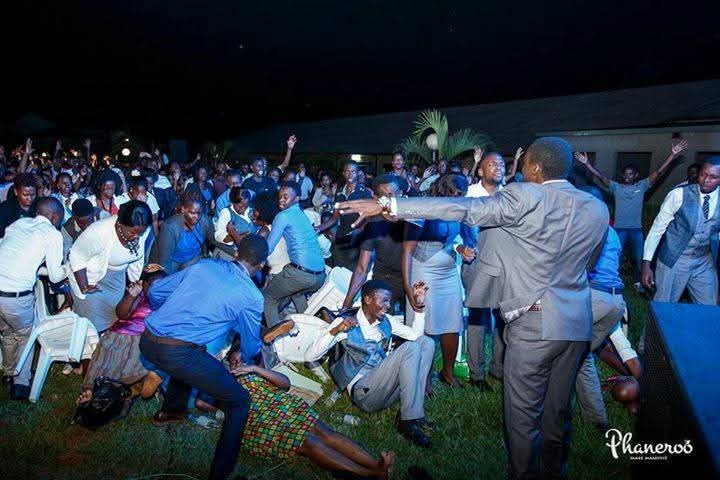 Ezeranointedone's tweet image. When God assigned you, He also gave you the ability to fulfill your assignment.
When you talk about healing, you carry the power to help people receive healing. When you speak of peace, you have the spiritual authority to bring real peace into situations.
#PhanerooDevotion