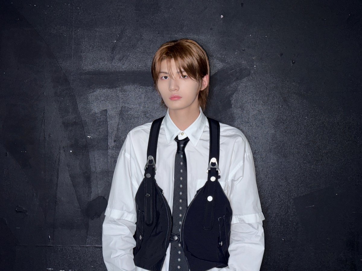 official_arrc's tweet image. [#도하하하]
반했냐? (did you half?)

#ARrC #아크 
#DOHA #도하