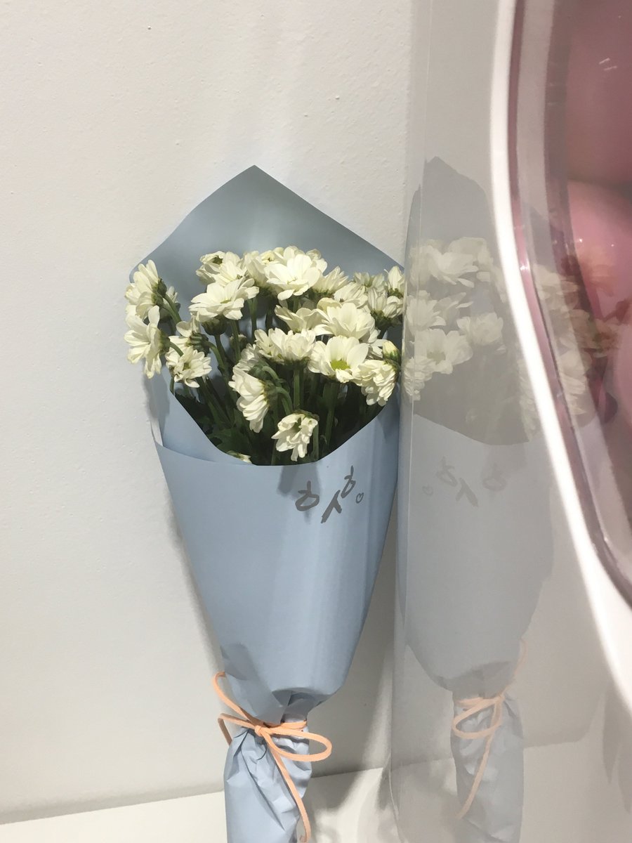 khoimek's tweet image. 승한 카페 ♡ ♡
벽에 붙어있는 메시지들 보고 내가 다 울컥슨 함。、
하나의 불상사 : 미용실로 입갤할 뻔함