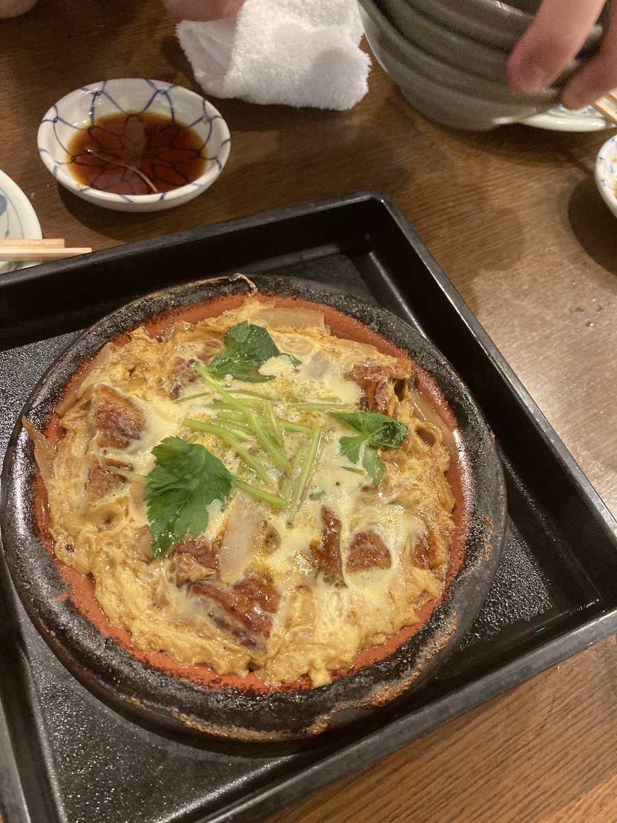 cmyk141's tweet image. 土日は自宅でのんびりと思っていたが、
パリでシェフ修行中のショータ君がビザの更新で帰国中との事。
新宿周辺で合流してリアルなフランスのお話などうかがった。
「ミシュランの星欲しいです」と語る若者は大好きだ。
久しぶりに飲み過ぎて終電を逃す。
気分が良かったので歩いて帰宅した。