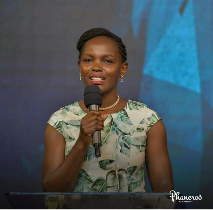 Ezeranointedone's tweet image. God didn’t just give you a message—He gave you the power to live and share that message.
This means that when you declare victory over struggles, it’s not just Words—heaven supports your words with real power.
#PhanerooDevotion
#PhanerooSundayService