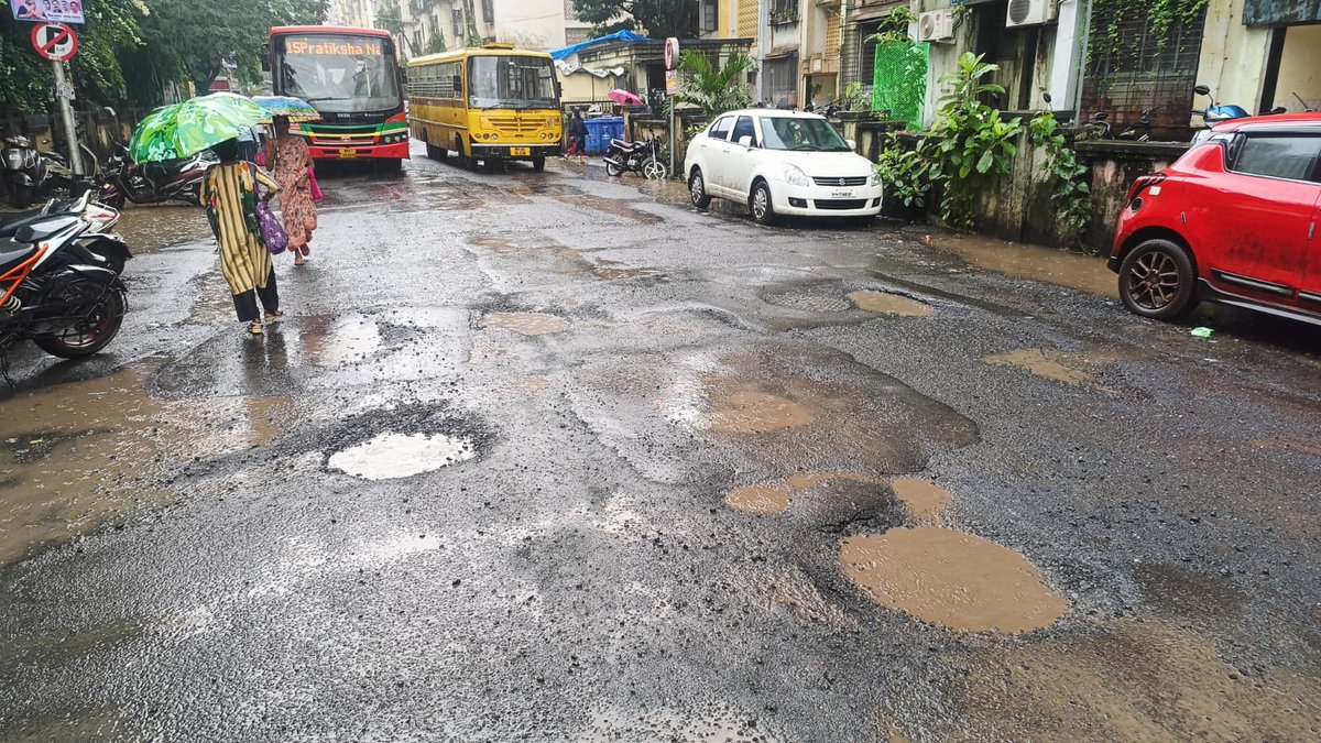 मुंबई Matters™👁️🗨️ (@mumbaimatterz) on Twitter photo #Mumbai
It is utterly disgraceful & shameful to call this a road <a href="/mybmc/">माझी Mumbai, आपली BMC</a> @mybmcinfra
Pratiksha Nagar, Sion
#potholes
#Infrastructurematters
🎥 © <a href="/MilindTambe10/">Milind Madhukar</a> #Mumbai
It is utterly disgraceful & shameful to call this a road <a href="/mybmc/">माझी Mumbai, आपली BMC</a> @mybmcinfra
Pratiksha Nagar, Sion
#potholes
#Infrastructurematters
🎥 © <a href="/MilindTambe10/">Milind Madhukar</a>