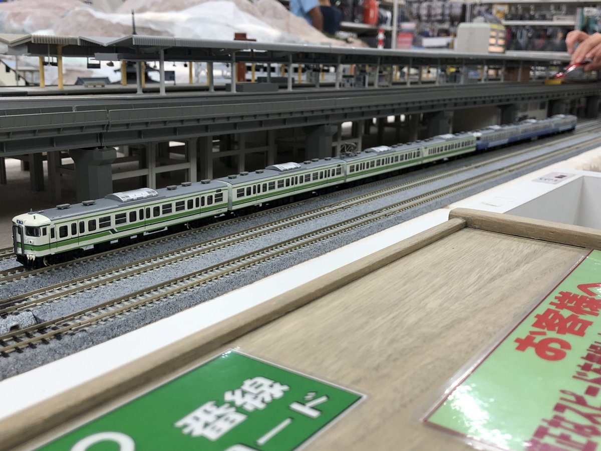 115SeriesN's tweet image. あんまり模型で見かけない組成
Lが先頭の7両編成