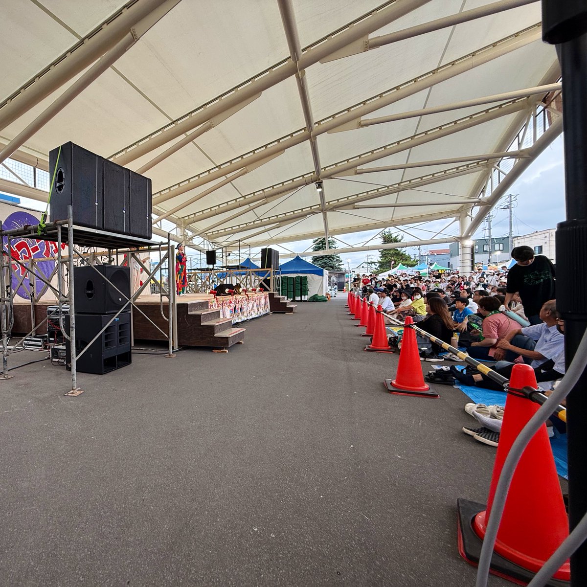 fmiruka's tweet image. 【夏だ!まつりだ!北斗市だ!】
ななみななさんステージショー、変幻自在のモノマネで会場を沸かしています!!
#FMいるか #函館 #北斗市