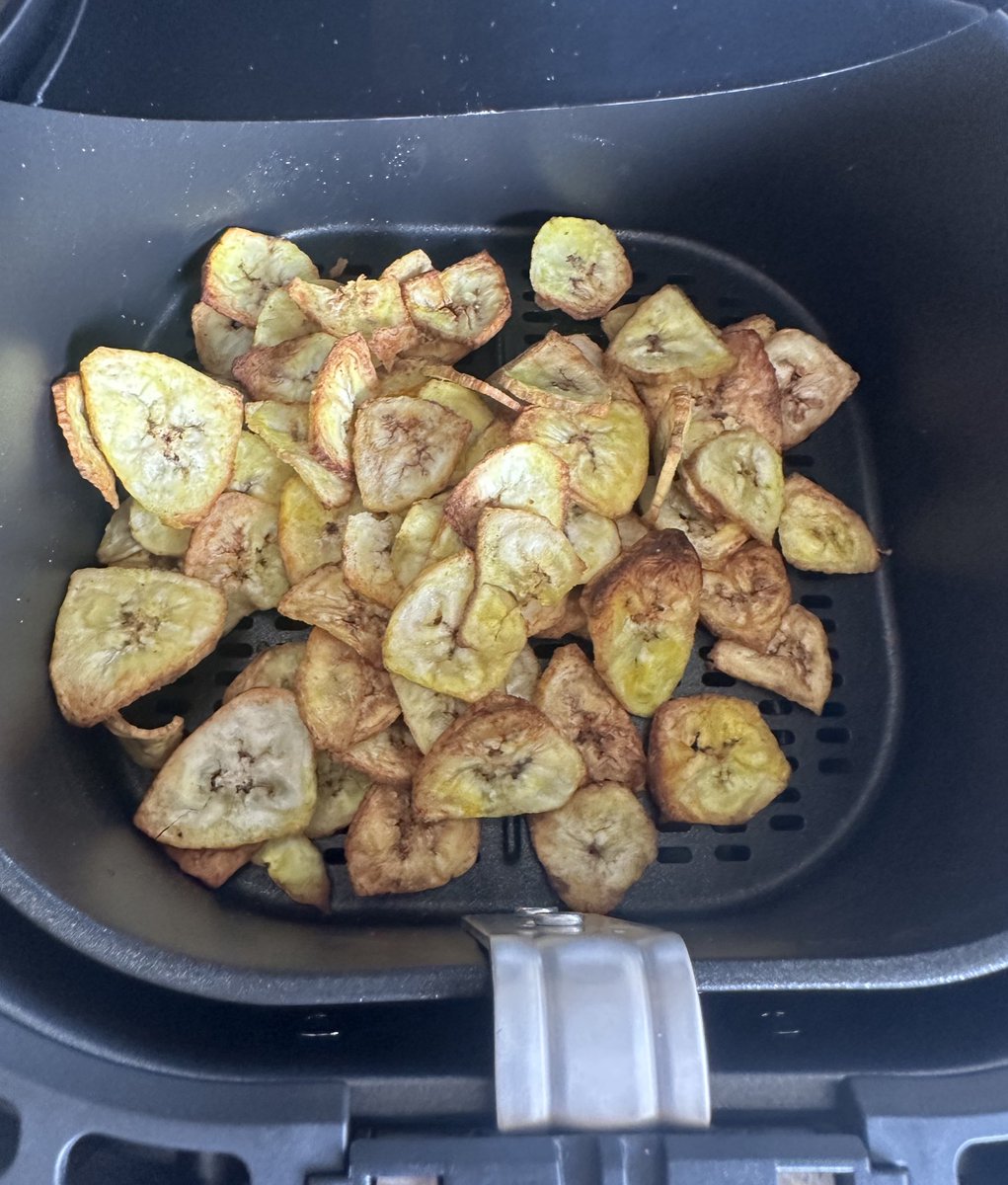 _aperfectmess_'s tweet image. And I am getting serious about eating healthy. Used my air fryer for the 1st time, let’s see how it goes.
