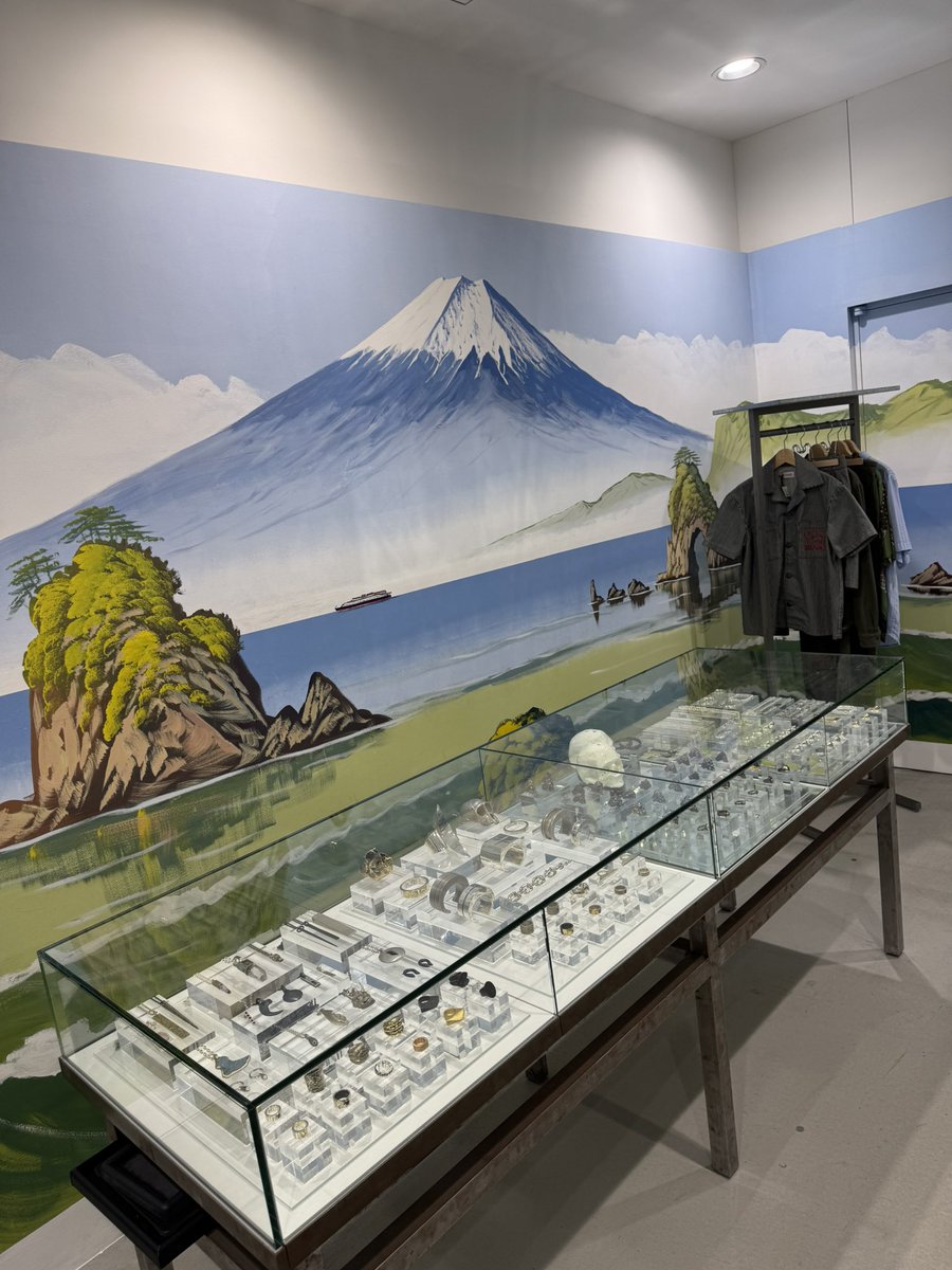 mirage029's tweet image. 好きなセレクトショップで感性の習得😐
#DSMG #GINZA