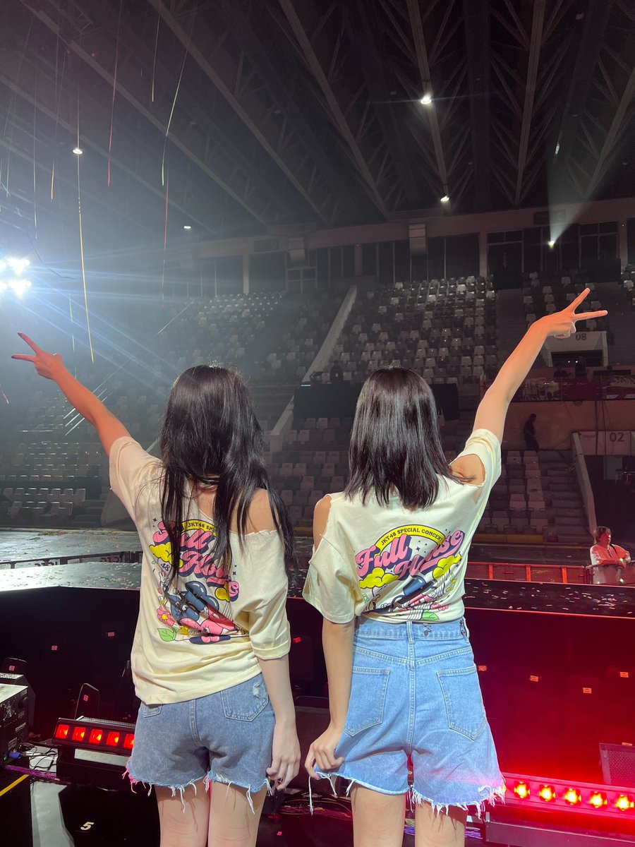 C_OnielJKT48's tweet photo. 2025                                    2023 https://t.co/YjKamAxaBC