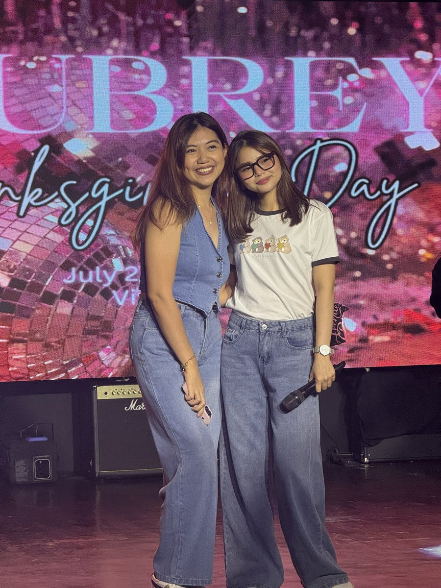 VivaOnePH's tweet image. Raffle time for today’s event and exclusive ‘Avenues Of The Diamond shirts’ lang naman ang prize 💅🎰
#AubreyCaraan #SamanthaVera #AvenuesOfTheDiamond