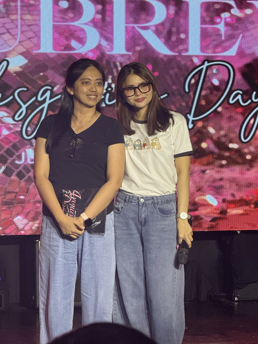 VivaOnePH's tweet image. Raffle time for today’s event and exclusive ‘Avenues Of The Diamond shirts’ lang naman ang prize 💅🎰
#AubreyCaraan #SamanthaVera #AvenuesOfTheDiamond