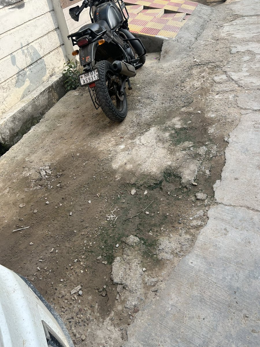 GauriJiten's tweet photo. Even After more than one and a half years of appeals on twitter and multiple applications to officials in last five years , nothing has been done for the roads in our area .. We are losing hope on promises of development .@NayabSainiBJP @VipulGoelBJP @MunicipalAmbala https://t.co/XQmxhkegXz