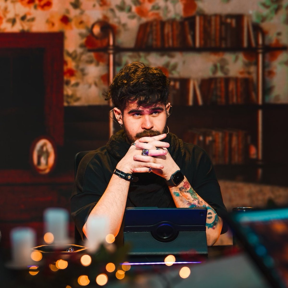 Uraqiii's tweet photo. #NewProfilePic

voltei pro Guaxi lindo maravilhoso (só fui coagido, amea��ado, xingado e humilhado) https://t.co/AKacbU8HiW