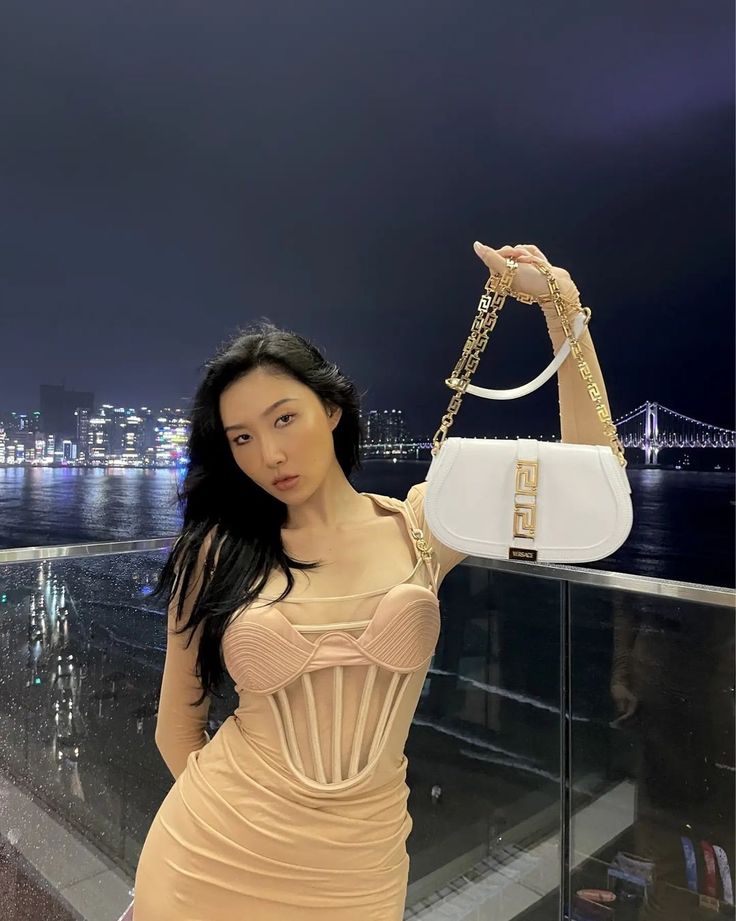 YYseos54516's tweet image. Hwasa Pics #zelena #Hwasa