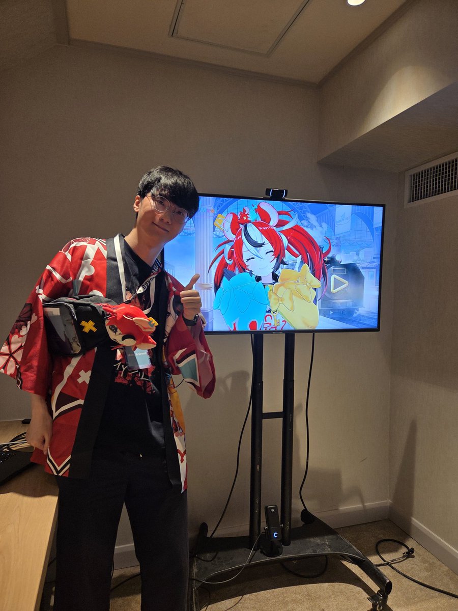 Feline1013's tweet image. 3 years, it took me to say thank you to Bae
Again, it was a wonderful moment
And I hope I can keep support Bae as best as I can with fellow Brats.
Thank you Bae ❤️🎲
#hololiveMeet #TeleBAE