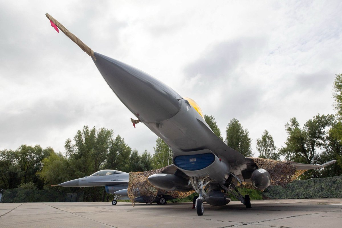 Cornubot's tweet image. UPPDATERAS: Ukraina har tagit fram mobilt system för F-16 – tusen jaktdrönare ska tillverkas om dagen dlvr.it/TM7kb7