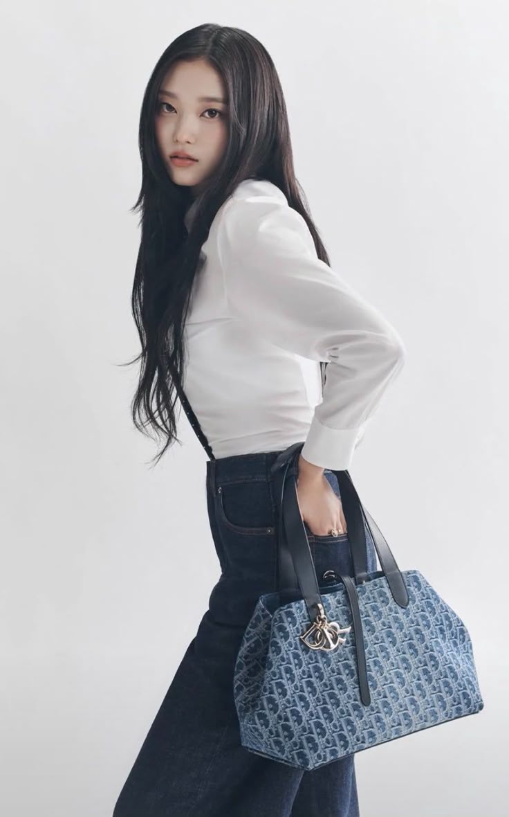 YYseos54516's tweet image. Haerin Pics #Newjeans #Haerin #zelena