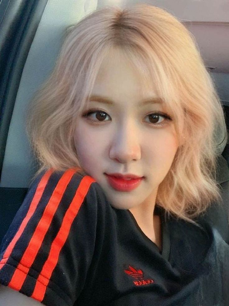 YYseos54516's tweet image. Rosé Pics #Rosé #zelena