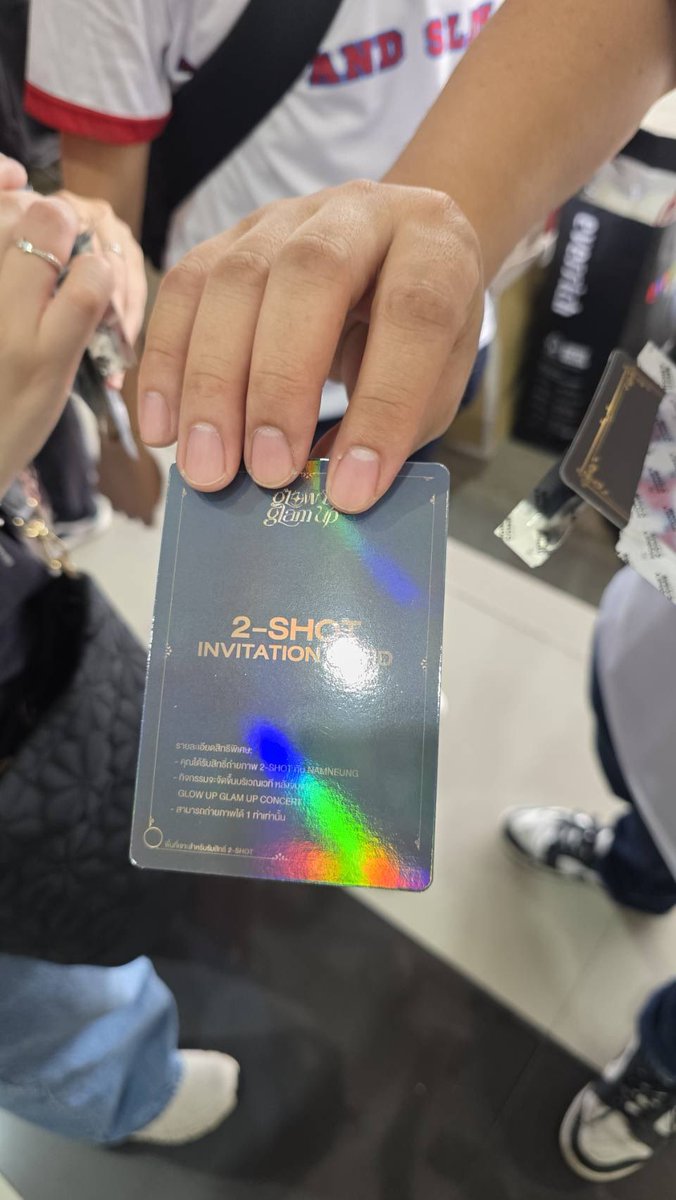 honeycomb824's tweet image. มาซื้อ PHOTO CARD กันเร็ววววว เริ่มมีคนได้ 2 SHOT กันแล้วนะคะ สิทธิ์นั้นอาจเป็นของทุกคนก็ได้น้า หรือจะ SELFIE CARD ก็ดี ได้ลายเซ็นต์ศิลปินด้วยนะคะ พลาดไม่ได้เลยน้าาา 🥺🩷
#GlowupGlamupConcert
#JennisOprasert
#KaewNatruja
#NamneungMilinD
#NoeyKanteera
#MOBYE
#PUPÉJiradapa…