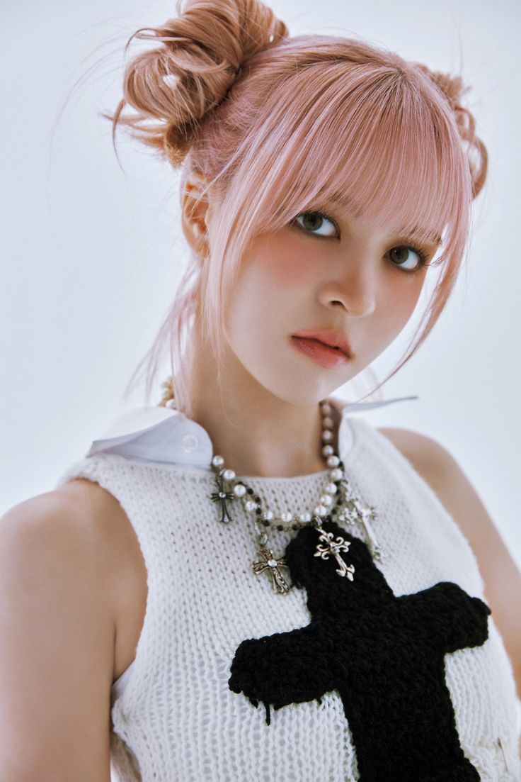 haewonaaahh's tweet image. "why the hair always boring?"
Expèrgo lily can't relate.