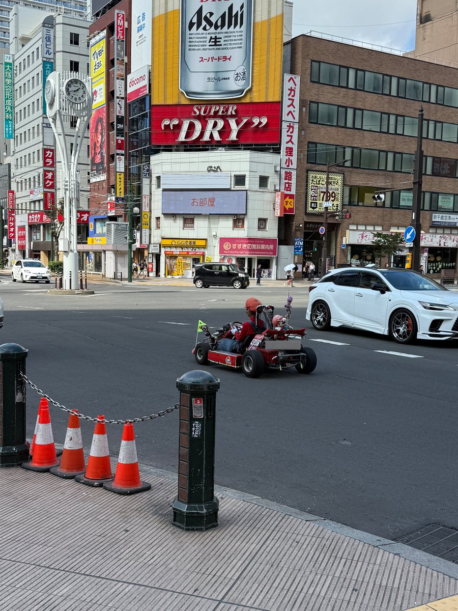 jadeflow_'s tweet image. 내
내가 뭘 본 거지