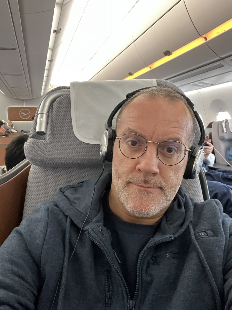 mdiberna's tweet image. On my way to Chongqing to deliver my plenary at the 44th Chinese Control Conference and looking forward to the incredible exchange of ideas that makes these gatherings so special.๐ก