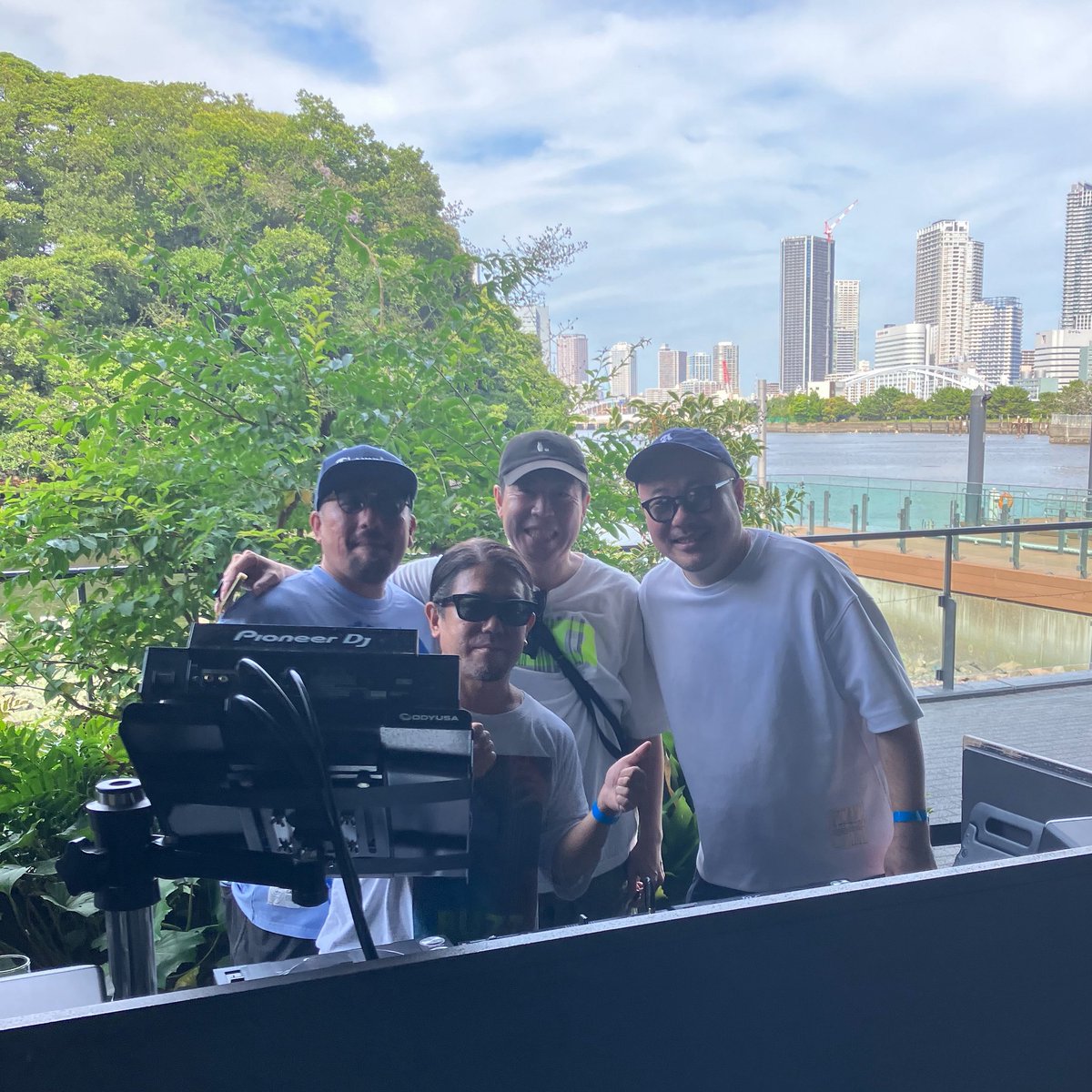attdj's tweet image. BUZZx3 スタートしました