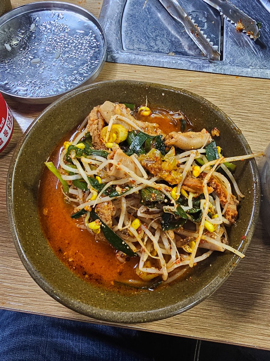Ryza2022's tweet image. ホルモン寄せ鍋 / 곱창전골