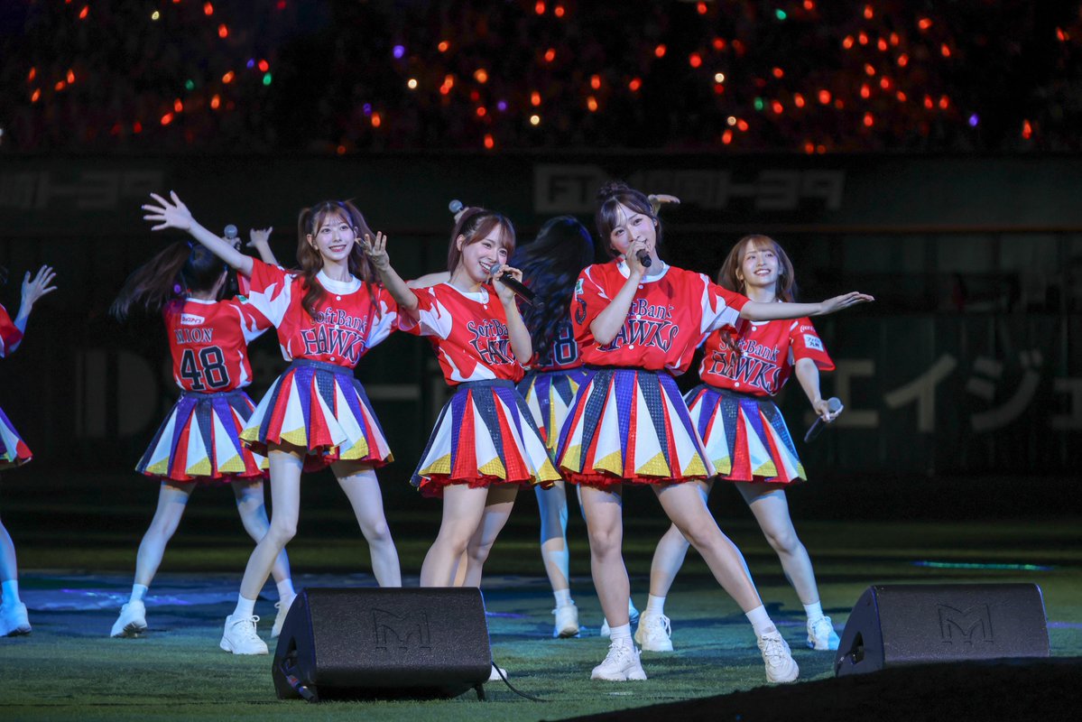 TrendNewsCaster's tweet image. 篠田麻里子&AKB48登場! #ソフトバンクホークス『鷹祭 SUMMER BOOST 2025』 小栗有以「テンションMAXでした」 – TREND NEWS CASTER trendnewscaster.jp/entertainment/… #篠田麻里子 #AKB48 #小栗有以