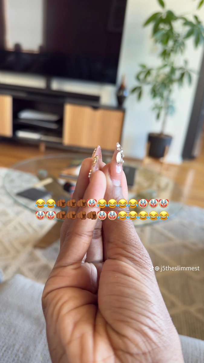 Notitbless's tweet image. Atp this gon be the picture they send us as proof im so done..