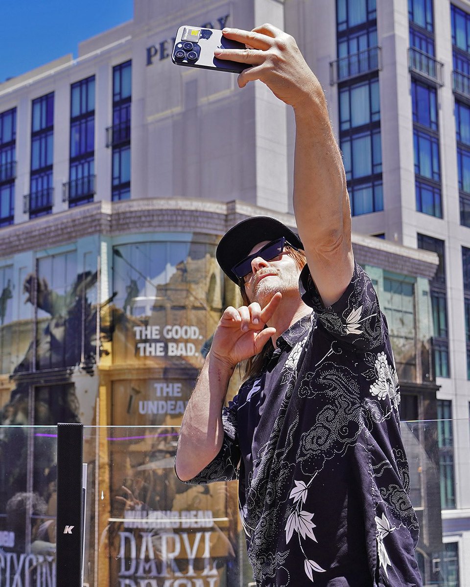 reedusnetwork's tweet image. Norman Reedus, Melissa McBride, David Zabel, and Scott M. Gimple checking out the Pendry hotel building wrap for “The Walking Dead: Daryl Dixon” in San Diego, California on July 26th.
©️ amcthewalkingdead | Instagram
#normanreedus #melissamcbride #daryldixon #twd #twddaryldixon