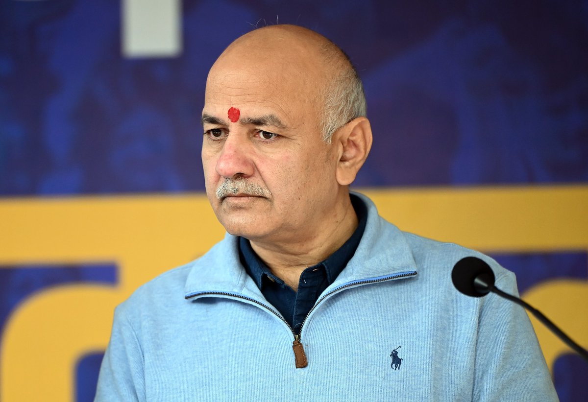 mgmaheshgarg4's tweet image. 📢 देश को नेता नहीं, शिक्षक चाहिए — देश को मनीष सिसोदिया चाहिए।
✍️ जिन्होंने स्कूलों को खंडहरों से सपनों का महल बनाया,
👨‍🏫 जिन्होंने शिक्षा को राजनीति नहीं, जिम्मेदारी माना।
@msisodia 
@Gopal_Italia