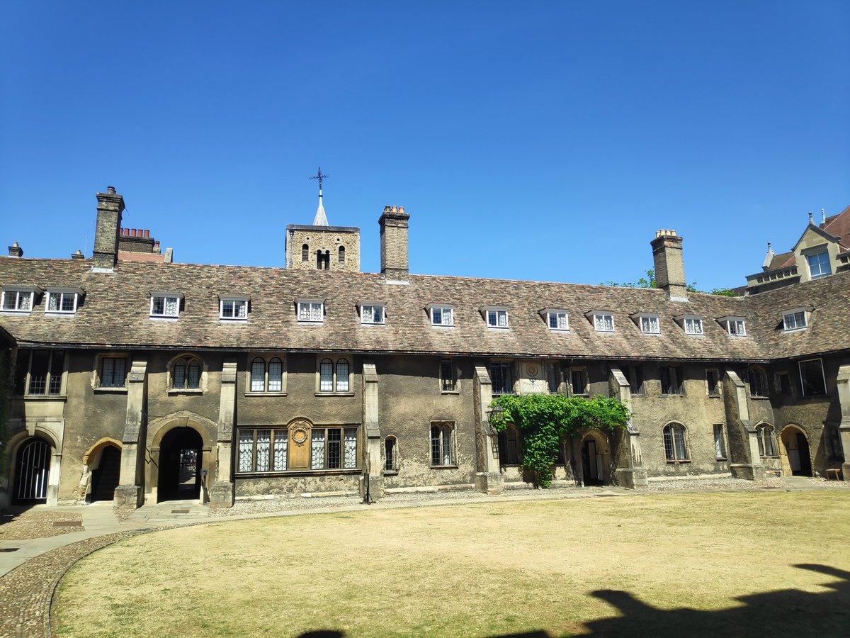 barry_wizard's tweet image. The Saxon tower of St Bene’t’s Church keeping a watchful eye over the Old Court of Corpus Christi College

#Cambridge
#SaxonSunday