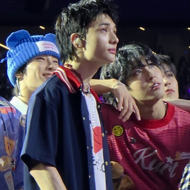 hjsmjs_'s tweet image. my bias line :( ily guys :(