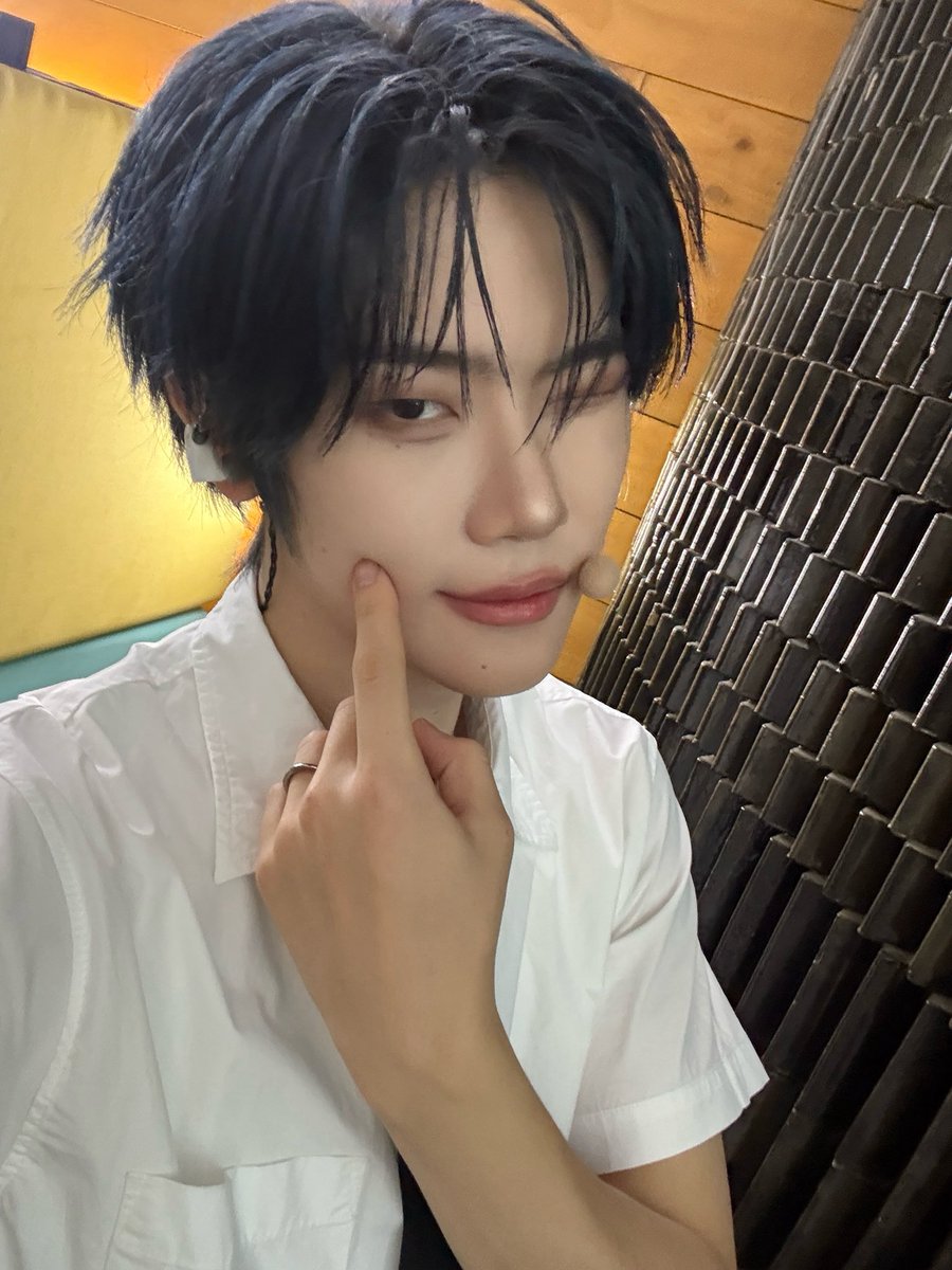 CYE_MEMBERS7's tweet image. ✌🏻
#장여준 #JANGYEOJUN
#CLOSEYOUREYES #클로즈유어아이즈
#클유아 #CYE