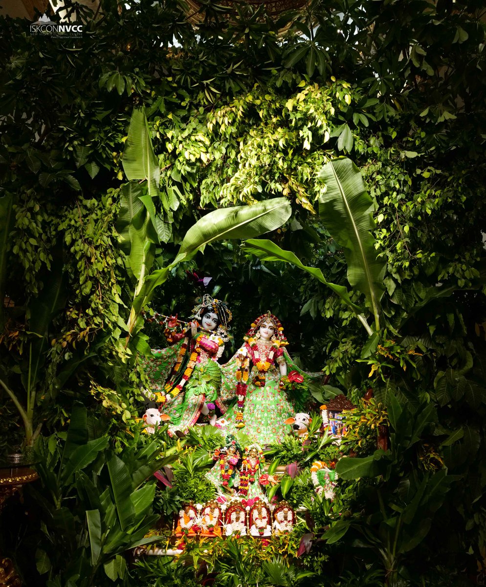 ISKCONPune's tweet photo. 🙏🏽Today's Darshan 📿 🗓27-07-2025🙏
🌷Sri Sri Radhavrindavanchandra🌷
🚩@ISKCONNVCCPune🚩
.
.
#ISKCON #ISKCONNVCC #ISKCONNVCCPune #ISKCONPune
#27thjuly #27thjuly2025 #Sunday #Vrindavan
#Harinaamsankirtan #Radheshyamdas #Radheradhe
#Sankirtan #Kirtan #Mayapur #Prabhupada https://t.co/hlp813yfhP