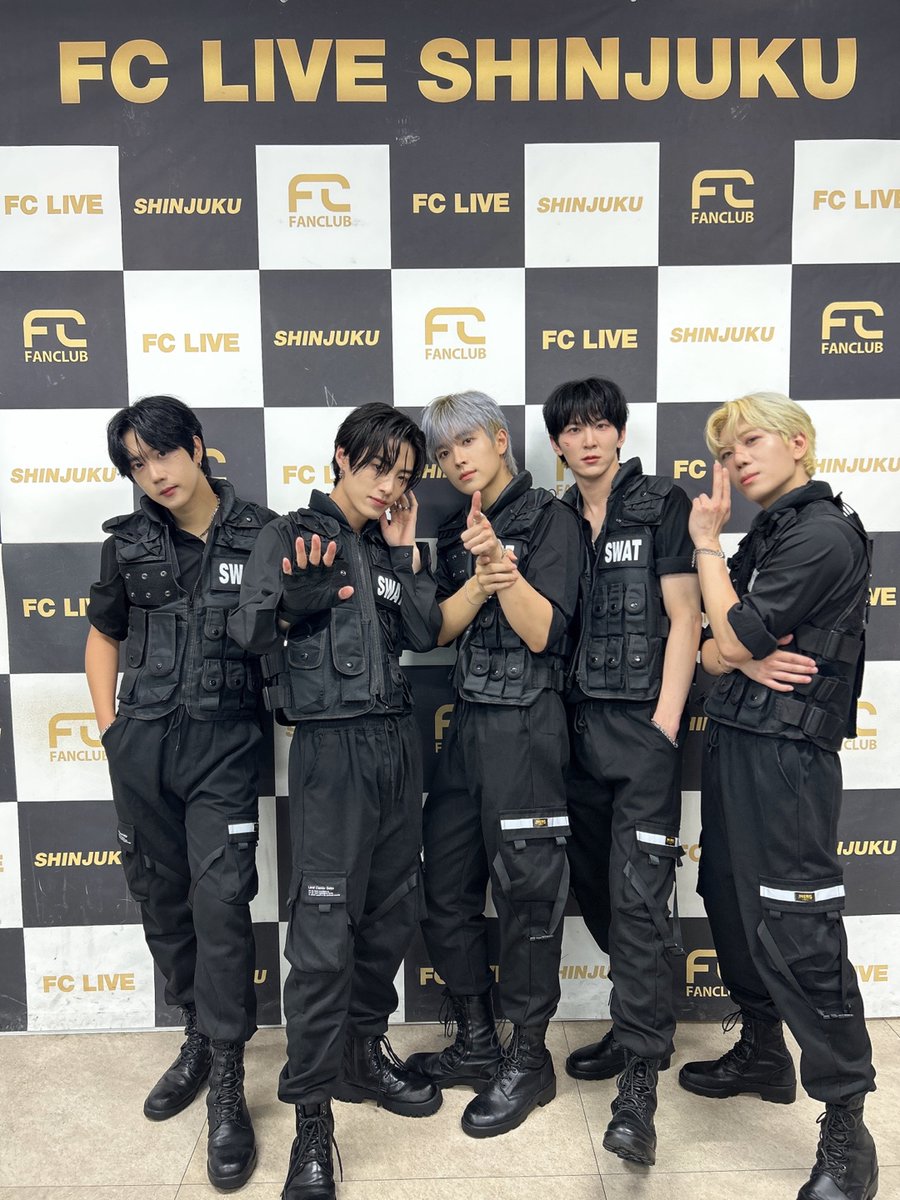 FCLIVE_shinjuku's tweet image. \本日イベントDAY🖤/
2025 A.WIN LIVE IN JAPAN
🗓️7/27(日)
1️⃣14:00⭐️ユニットチェキDAY⭐️
2️⃣18:00
🎫当日券あり!初回無料✨
受付までお越しください!
#新宿📍#FCLIVE_SHINJUKU
#AWIN をまだ見たことがない方もぜひ会場へ❗️
🎟️詳細🔗 x.gd/Hc2HV
#에이윈 #KPOP