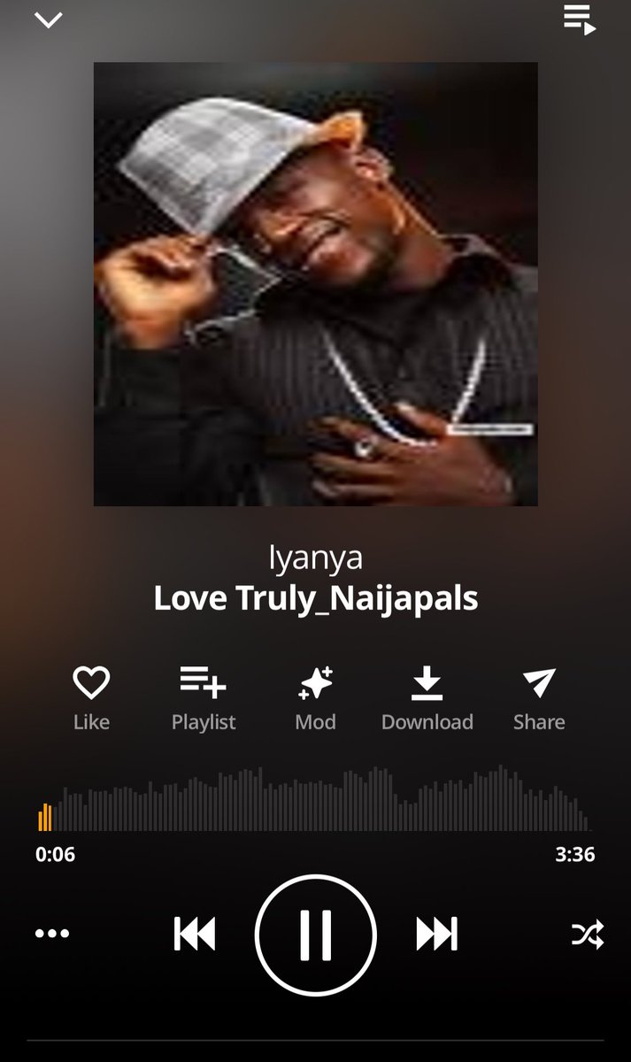 DatOsogboBoi's tweet image. Yo @Iyanya I say make I fall back, chop  small. 🥂