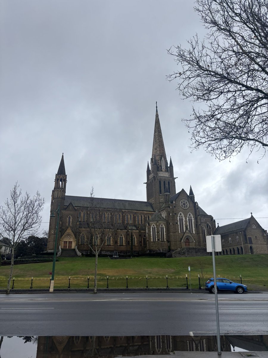 SamsScrote's tweet image. as i walked out of this kfc black sabbath by black sabbath started playing and the church bell was perfectly in sync with the song and it scared the absolute fucking shit out of me i Shouted