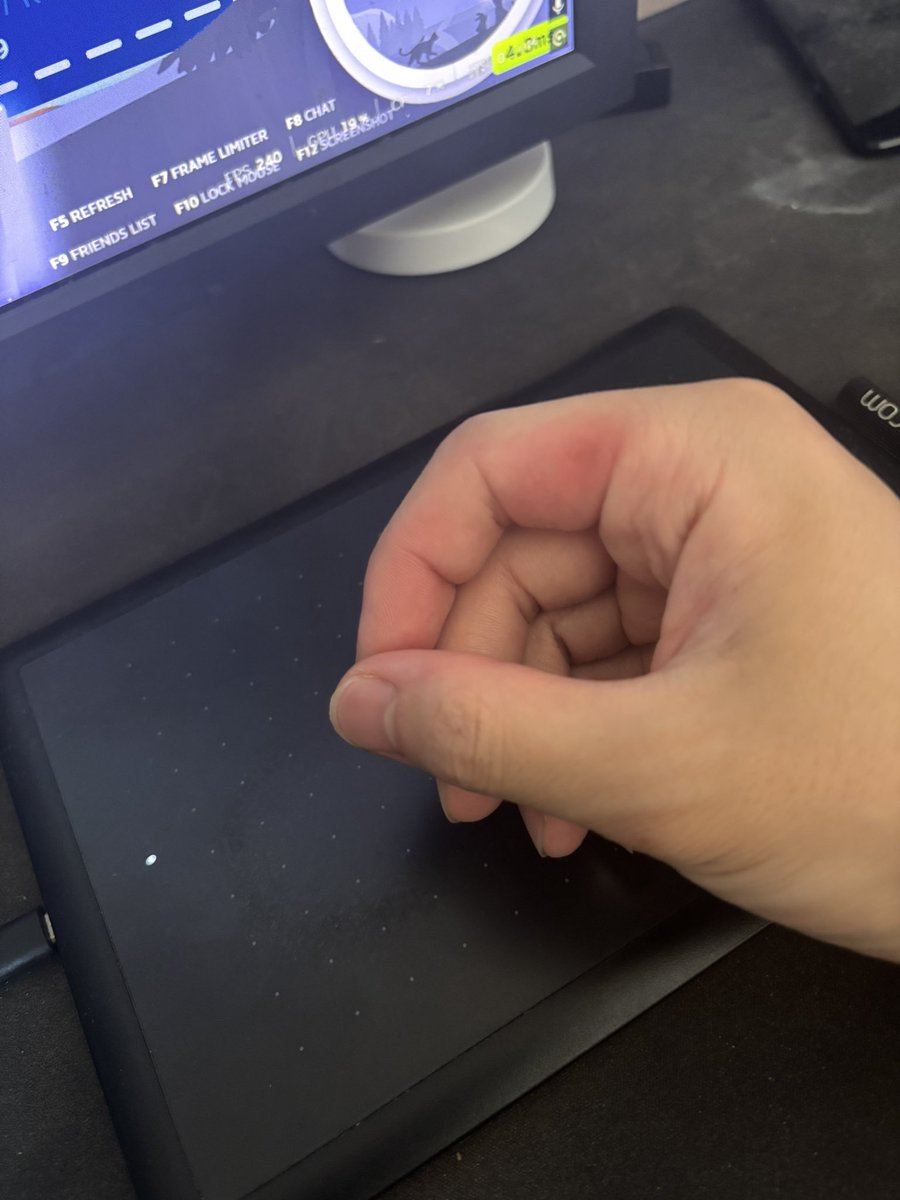 fps_marsah3's tweet image. 毎回ここ痛くなるんやけど
持ち方が悪いんかな？変な力入ってるとか？慣れ？