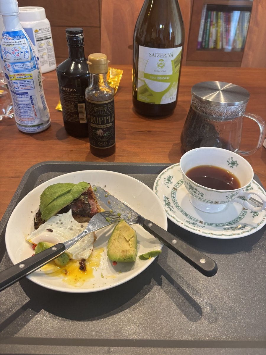 QLUMx's tweet image. 紅茶は出汁