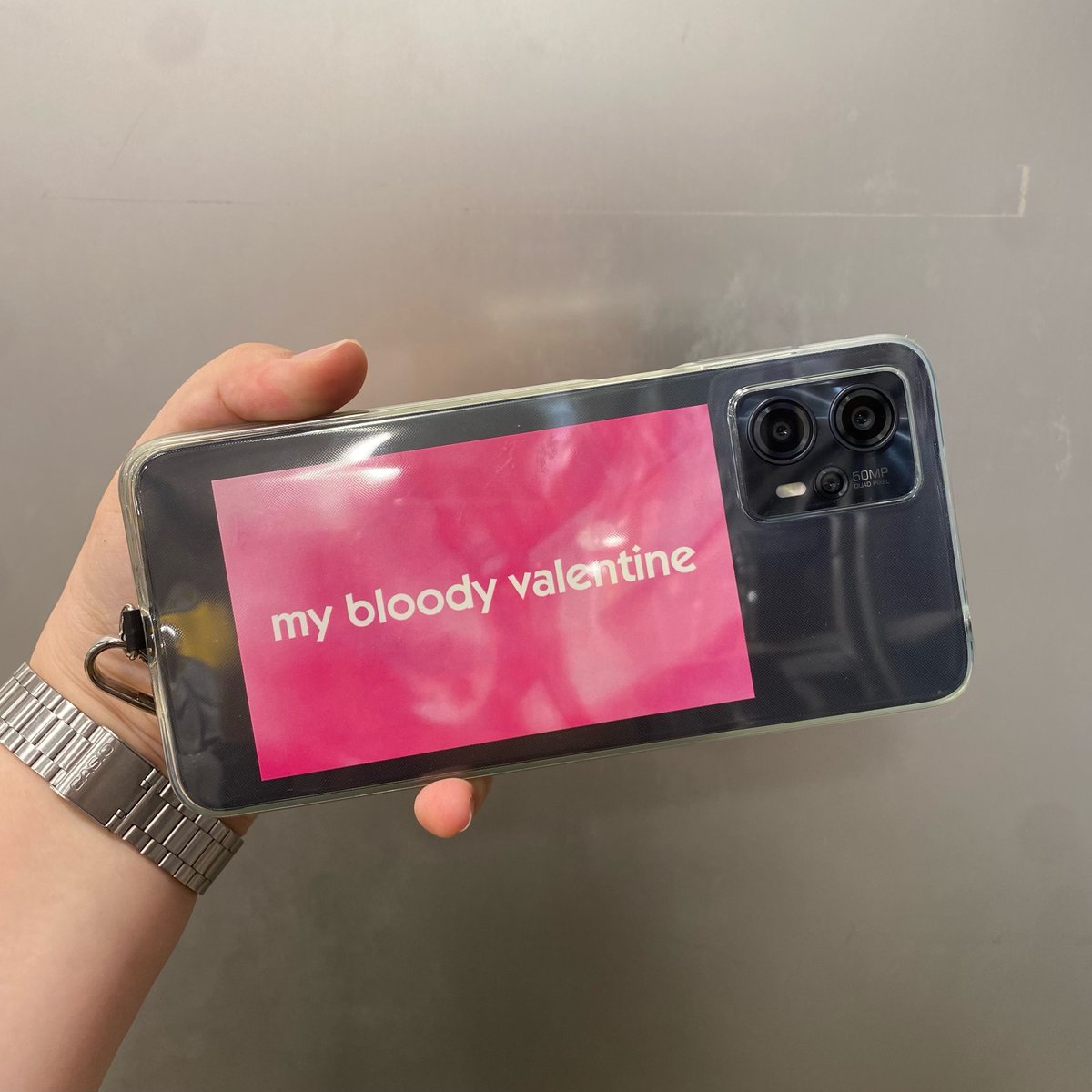 TOWERKURUME's tweet image. 【#MyBloodyValentine】
My Bloody Valentine来日記念キャンペーン開催中!
対象商品をご購入いただいた方に、先着で「スマートフォンサイズ・ステッカー」をプレゼント!🎁🎀
持っていなかったタイトルをこの機会にぜひ💜
詳細はコチラ🔽
tower.jp/article/featur…